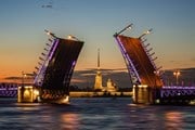Новые "ковидные" ограничения вводятся в Санкт-Петербурге