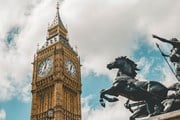 Великобритания отменяет тесты и карантин