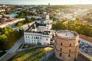 Литва начинает принимать заявления на туристические визы