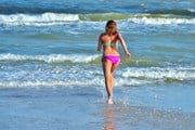 Куда осенью поехать на море в "бархатный" сезон в 2022 году