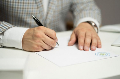 Биометрический загранпаспорт на 10 лет: как оформить в 2023 году?